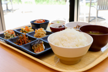 朝食